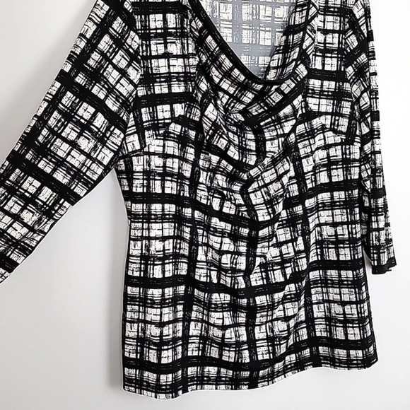 ⭐️3/ $30⭐️ Cleo Top Cowl Neck Black White 3/4 Sleeves Stretch Lightweight Sz XXL - Picture 3 of 14